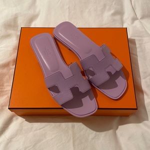Hermes Oran Sandal in violet amethyste. Size 37.5